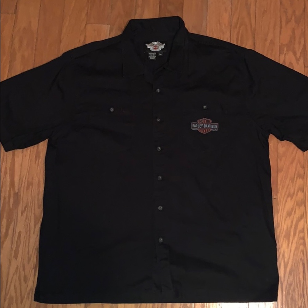 Hardly Davison button down